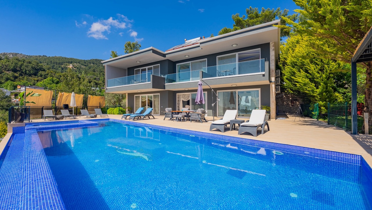 Villa Velaris